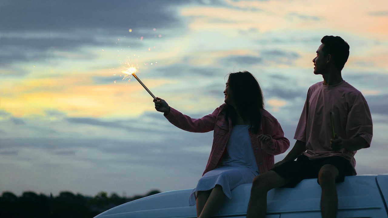 Kako biti prijatelj s osobom koju voliš, a da ne izgubiš razum