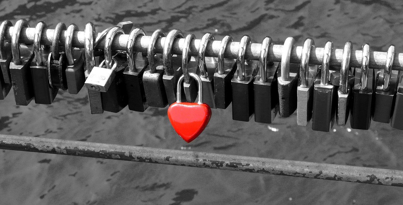 20 ljubavnih i romantičnih dodira u vezi zbog kojih ćete se osjećati bliže