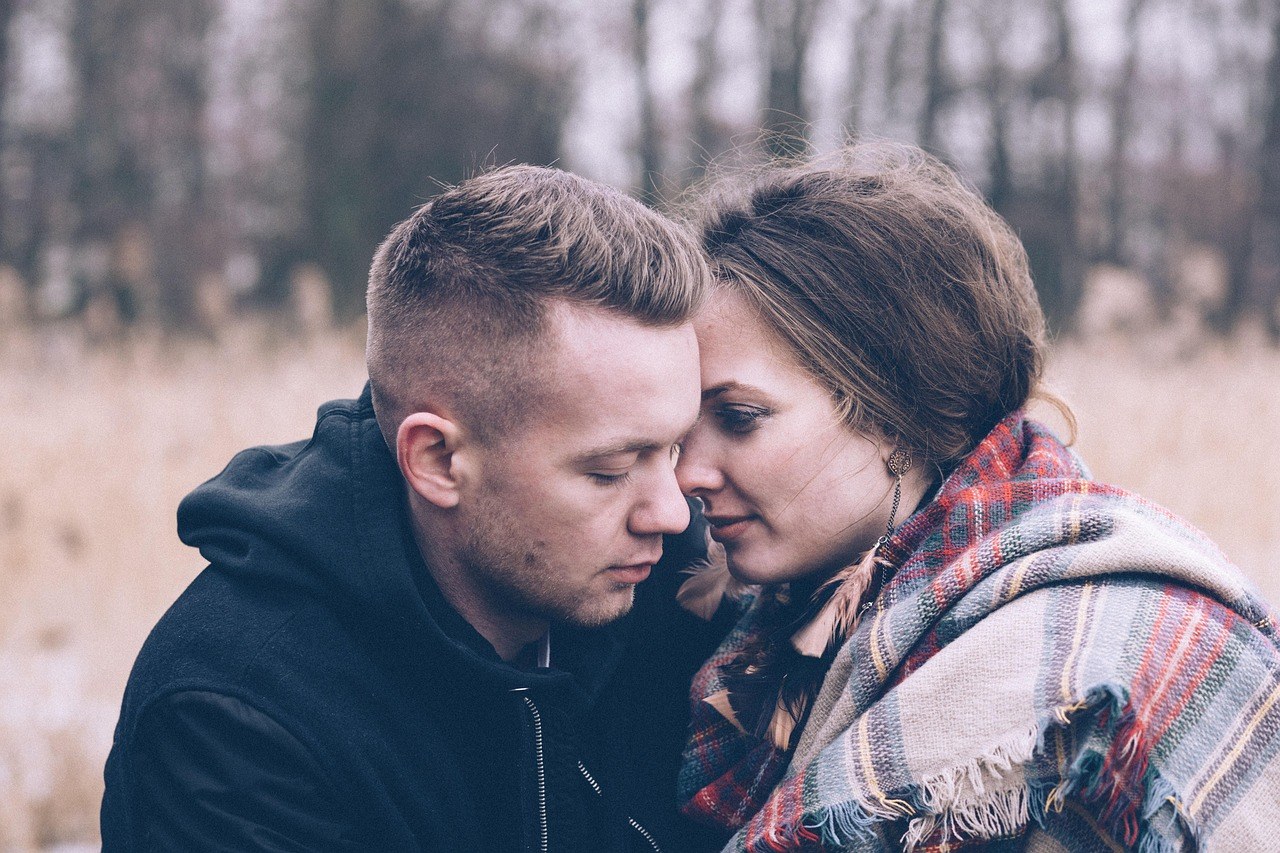 How To Text Your Crush Without Being Annoying Or Boring Them