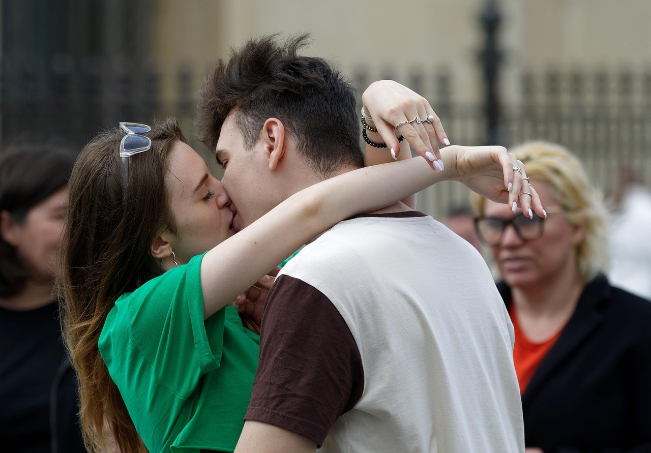 13 čestih tipova afera i 20 znakova i razloga zašto ljudi u njih ulaze