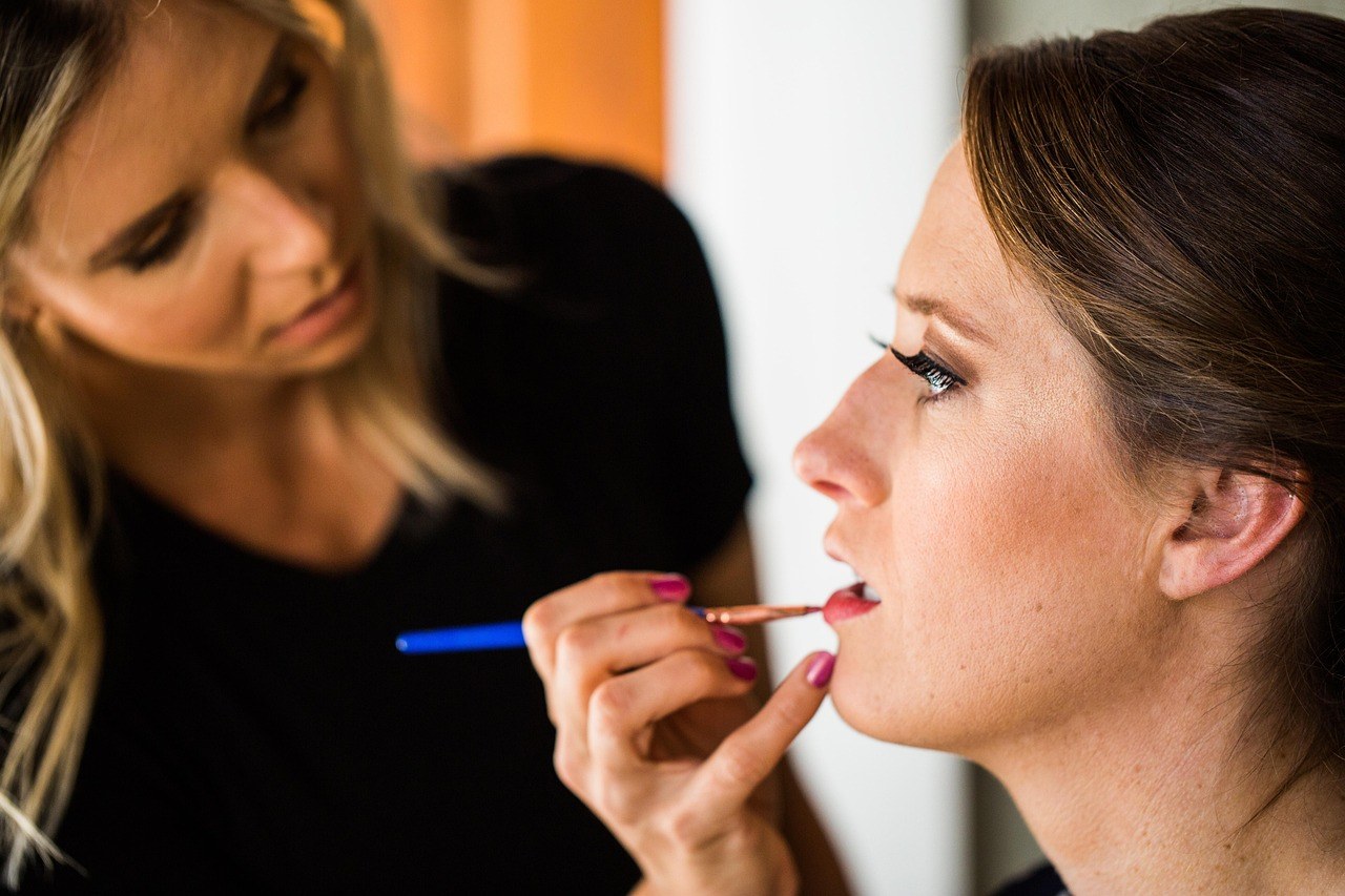 Kako nasmijati nekoga porukom: 18 tajni koje znaju zabavni dopisivači