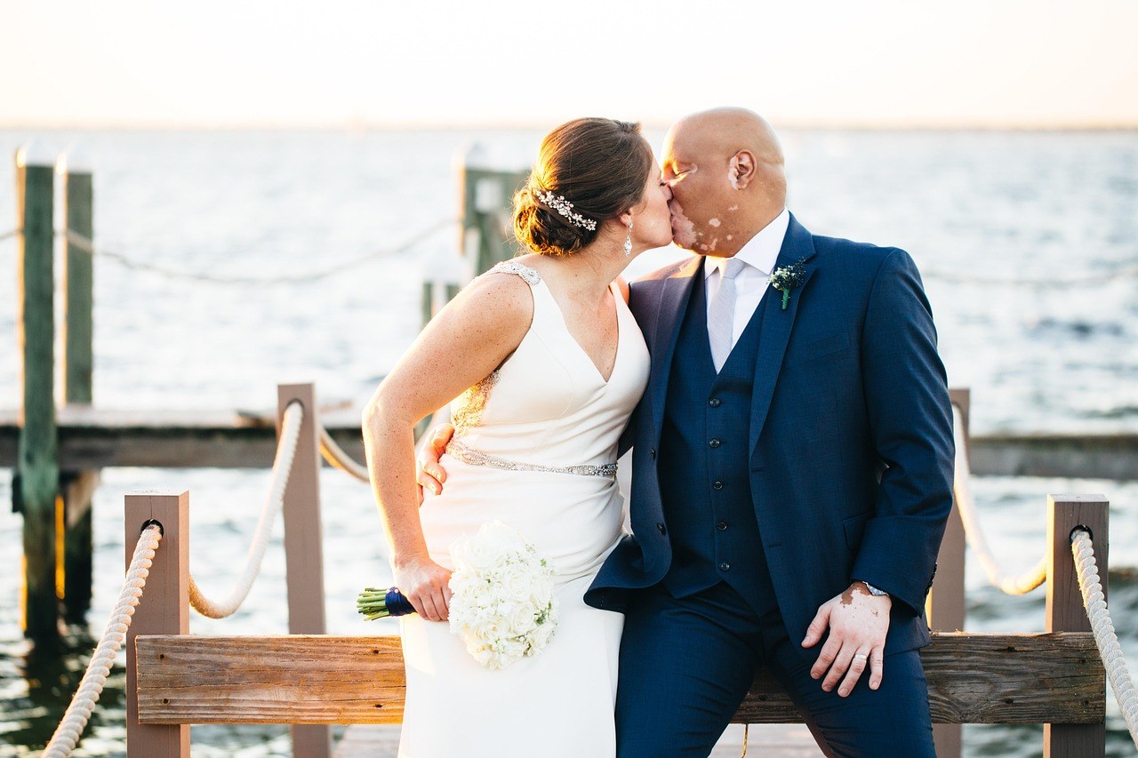 Kako nasmijati nekoga porukom: 18 tajni koje znaju zabavni dopisivači