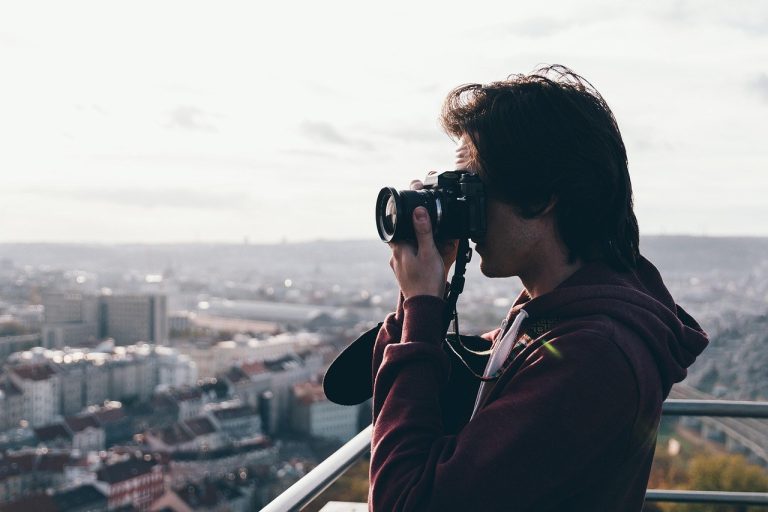Kako prepoznati lažljivce na online dating stranici