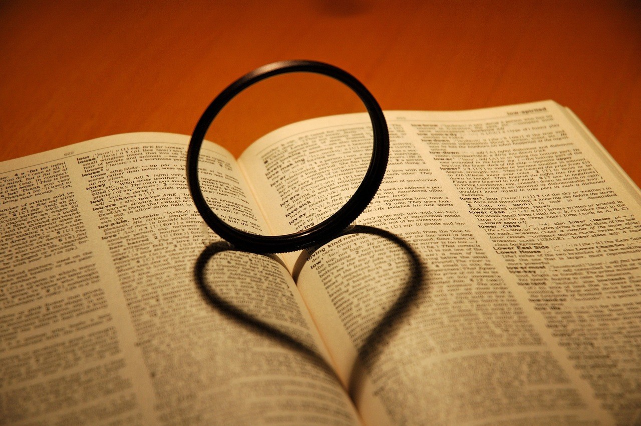 15 upozoravajućih znakova da je osoba na online upoznavanju igrač koji vas samo želi prevariti