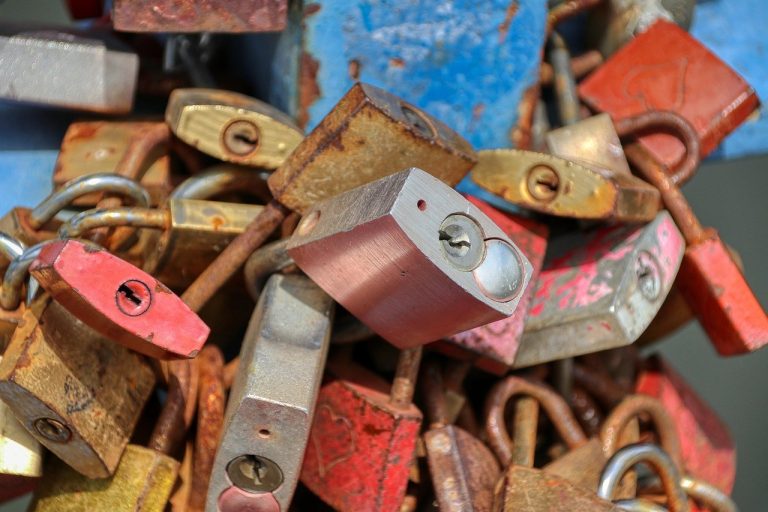 Najbolje lezbijske aplikacije za dating : najkorištenije opcije za djevojke koje vole djevojke