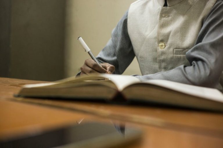 27 flirty i nestašnih emojija koje muškarci šalju kada im se sviđaš ili su zaljubljeni u tebe