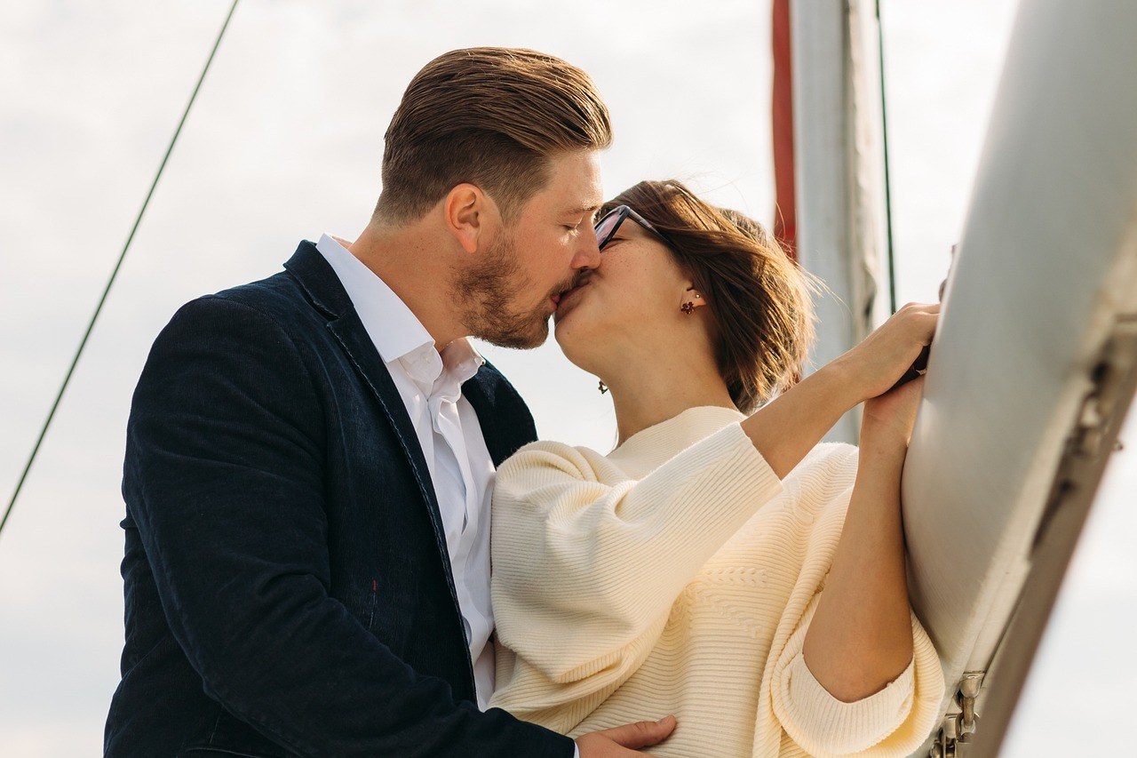 23 znaka i razlozi zašto se boji zaljubiti u tebe i uplašen je od obveze ljubavi